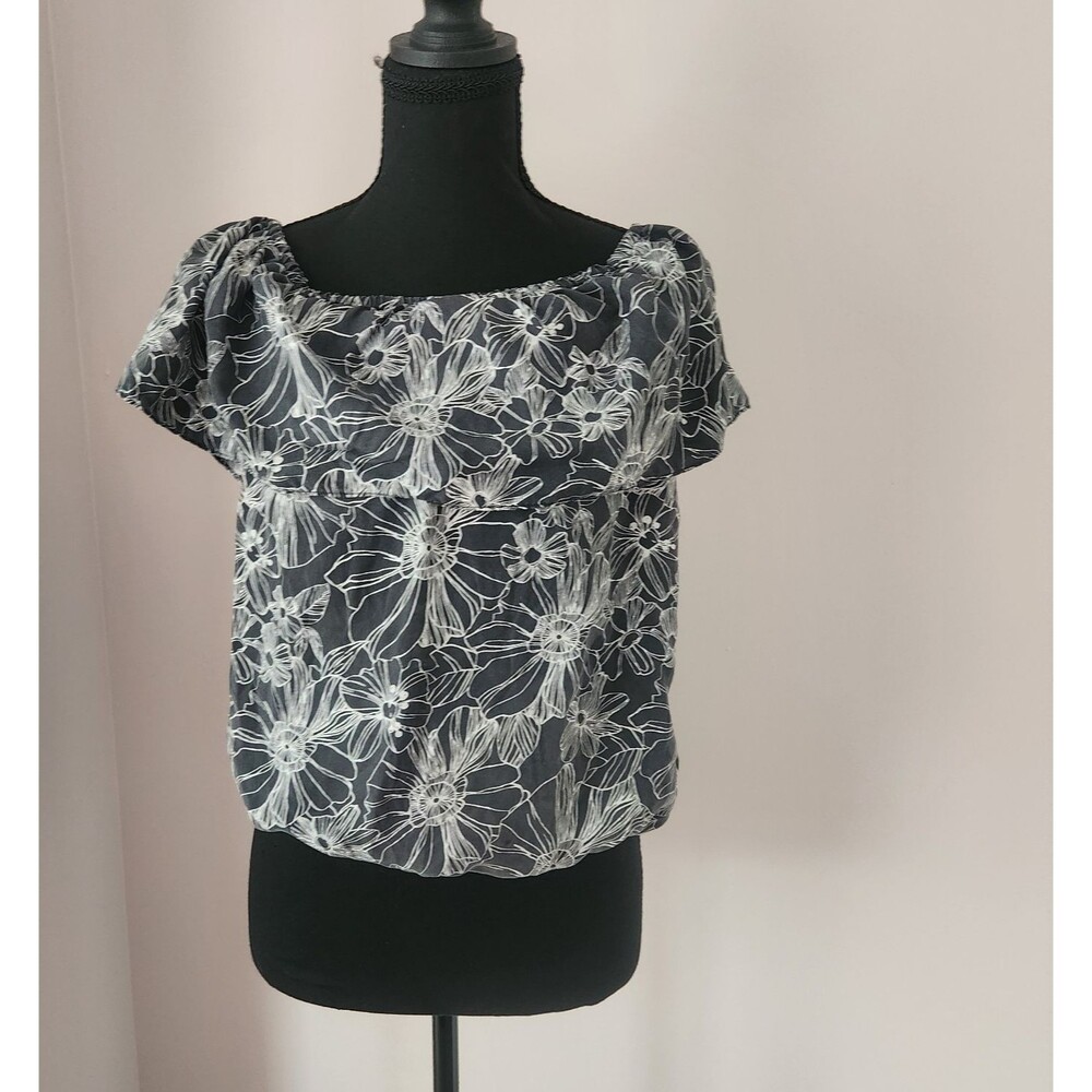 Unsubscribed 100% Silk Off The Shoulder Ruffle Blouse Gray White Floral M NWT - Picture 5 of 10